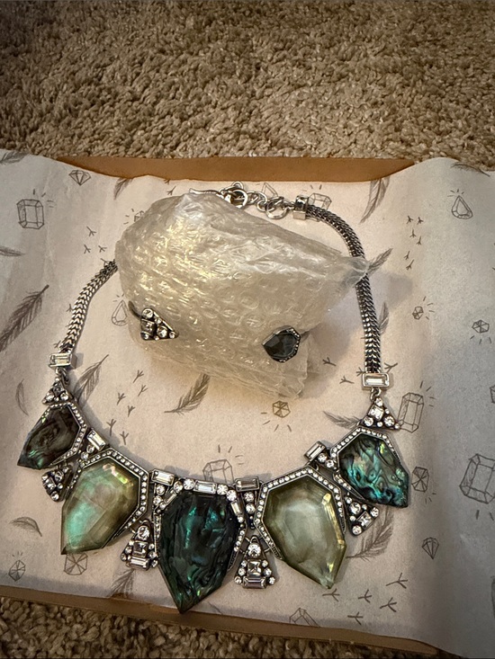 Chloe + Isabel Jewelry - Chloe + Isabel statement necklace and bracelet